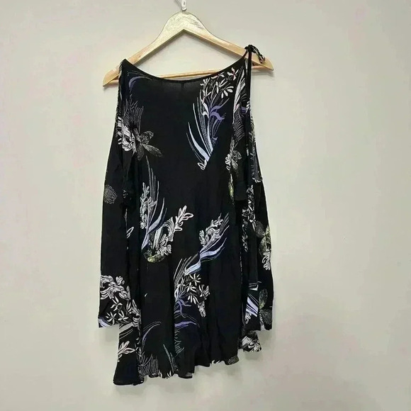 Free People  Clear Skies Printed Cold Shoulder Tunic Floral Boho Black Women's M - Picture 10 of 14